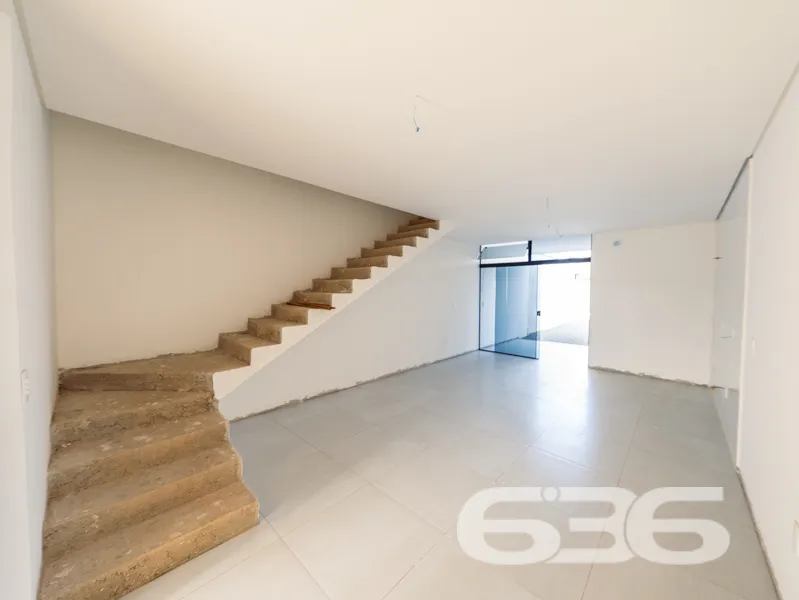 Novidade no Vila Nova! Geminado sobrado com entreg