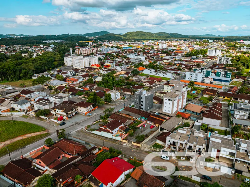 Novidade no Vila Nova! Geminado sobrado com entreg