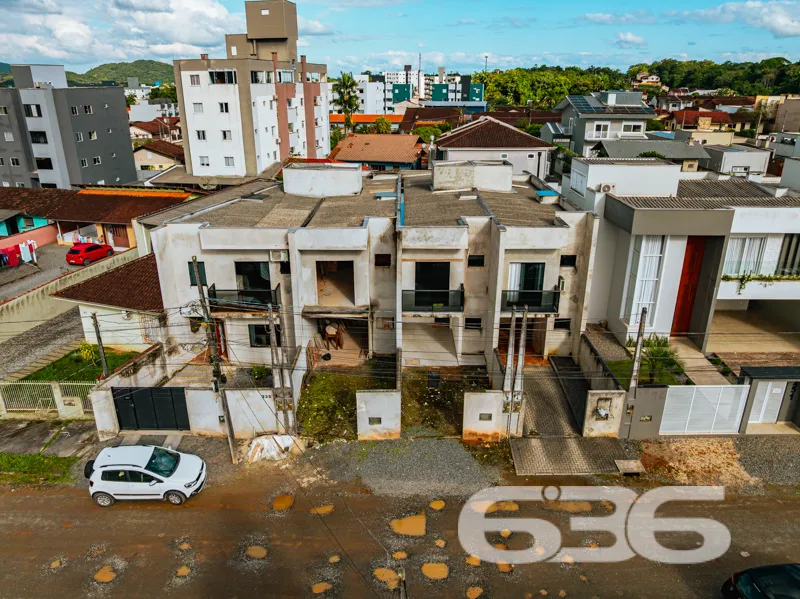 Novidade no Vila Nova! Geminado sobrado com entreg