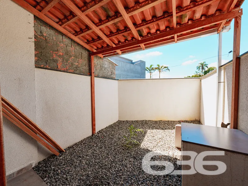 Geminado sobrado à venda no bairro Jarivatuba em J