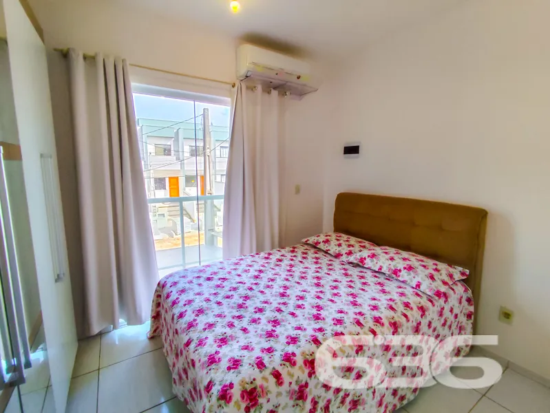 Charmoso Sobrado Geminado Ă Venda no Boehmerwald,