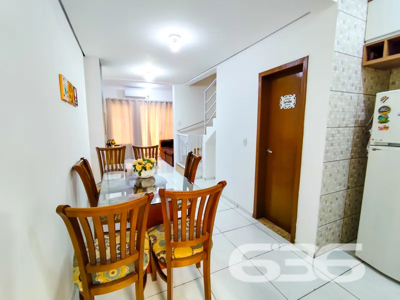 Charmoso Sobrado Geminado Ă Venda no Boehmerwald,