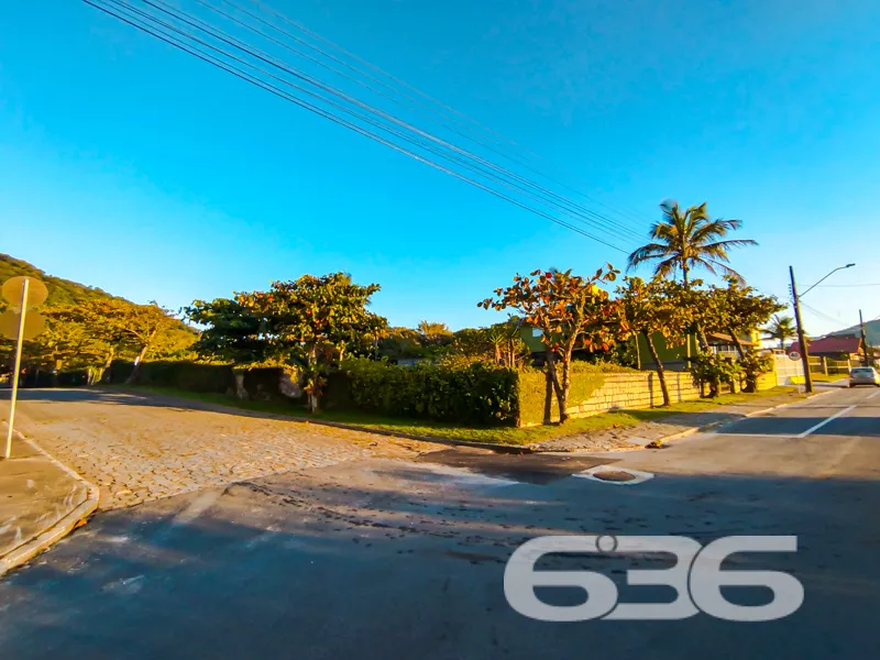 Oportunidade Exclusiva à Beira-Mar em São Francisc
