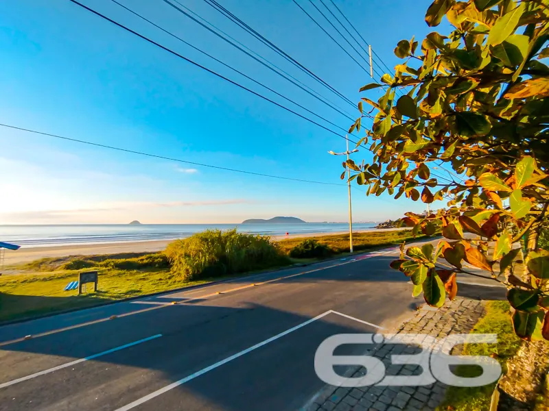 Oportunidade Exclusiva à Beira-Mar em São Francisc