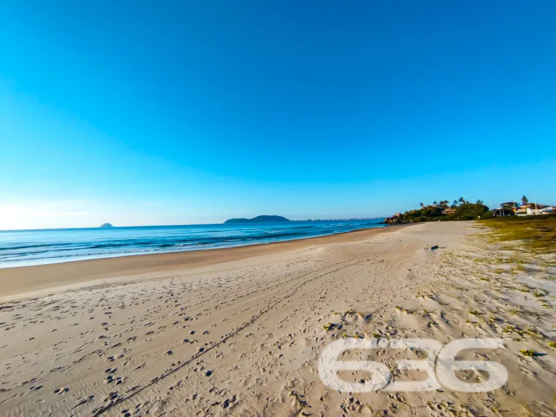 Oportunidade Exclusiva à Beira-Mar em São Francisc