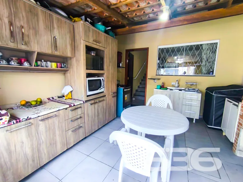 Casa sobrado à venda no bairro Parque Guarani, Joi