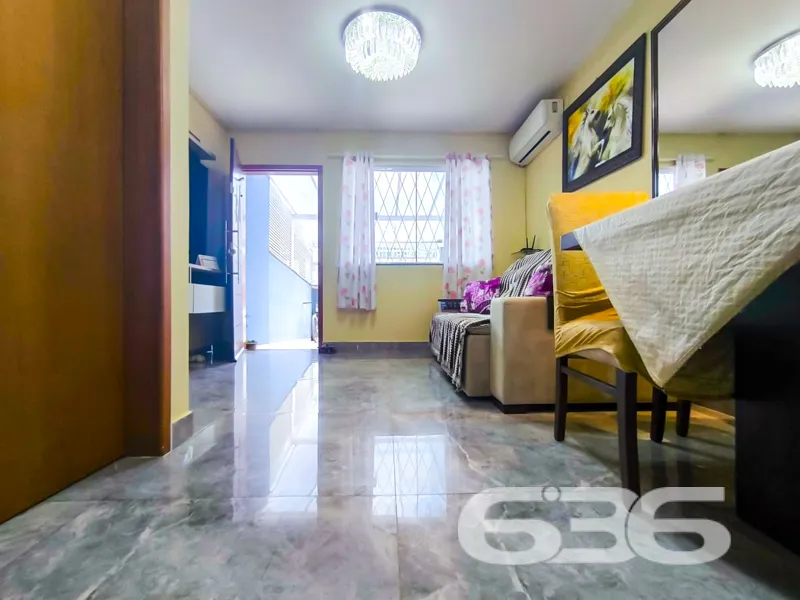 Casa sobrado à venda no bairro Parque Guarani, Joi