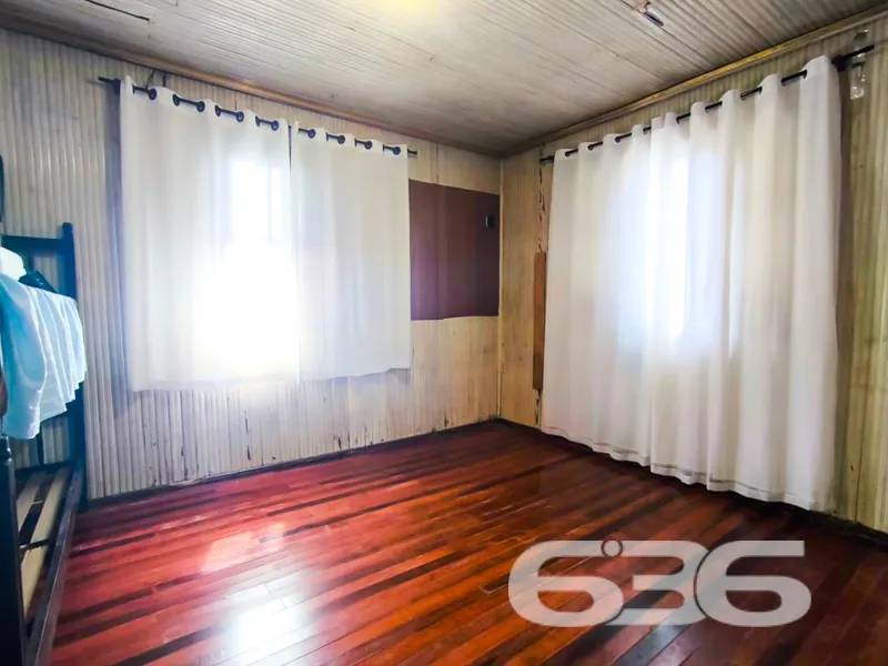 Venda de Casa Térrea com Excelente Localização em