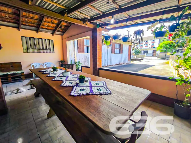 Venda de Casa Térrea com Excelente Localização em