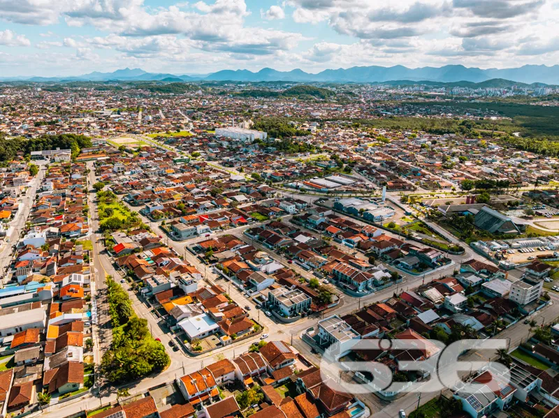 Descubra o imĂłvel dos seus sonhos em Joinville, Sa