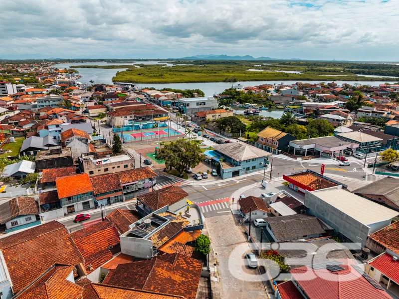 No coração de Balneário Barra do Sul, a poucos met