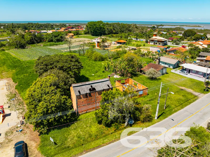 Oportunidade ImperdĂvel em Araquari - SC! Terreno