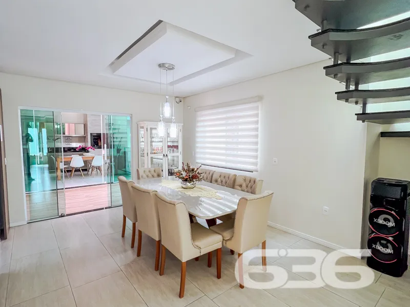 Descubra o Sobrado dos Seus Sonhos no Coração de A