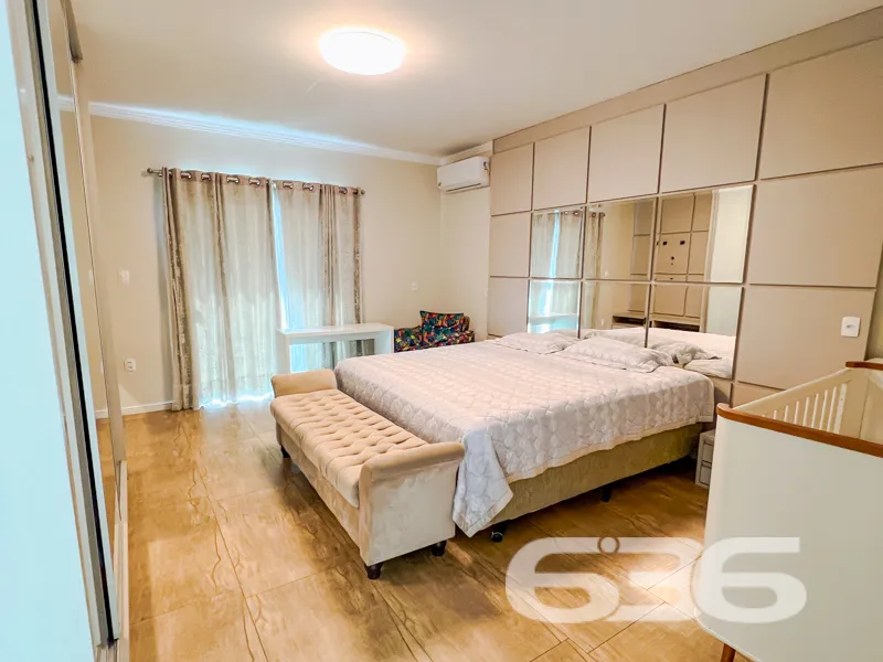 Descubra o Sobrado dos Seus Sonhos no Coração de A