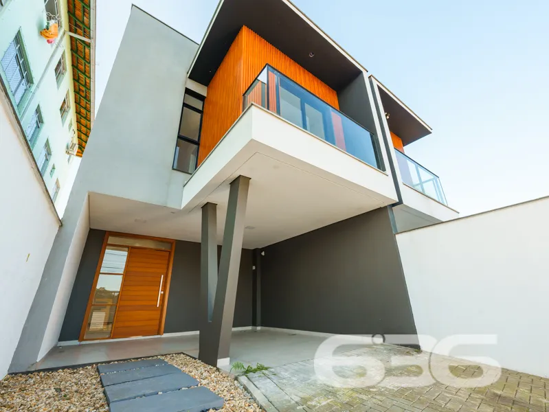 Oportunidade IncrĂvel em Joinville, SC: Sobrado Mo