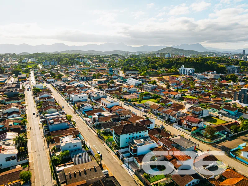 Oportunidade IncrĂvel em Joinville, SC: Sobrado Mo