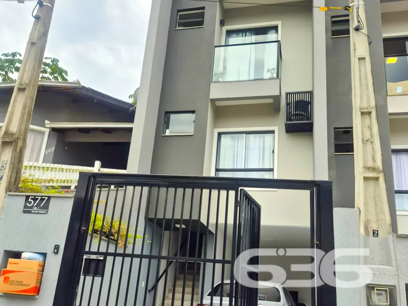 Sobrado à venda no bairro Petrópolis, Joinville | 