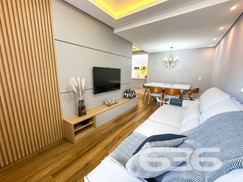 Encante-se com Seu Novo Lar: Sobrado Geminado em J