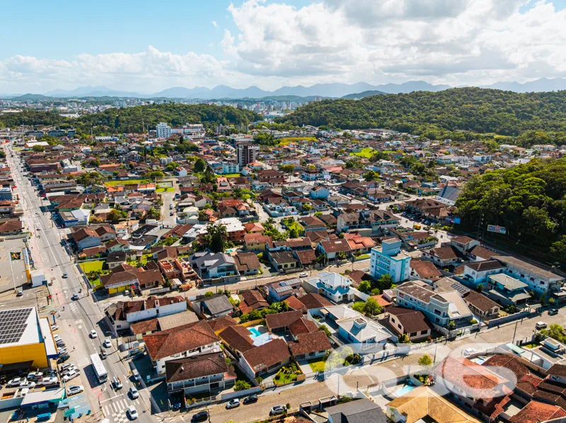 A sua busca pela casa perfeita acabou! Apresentamo