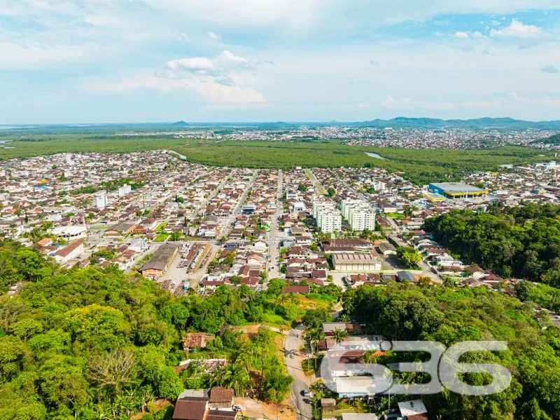 Terreno à venda no Boa Vista, Joinville SC, em rua