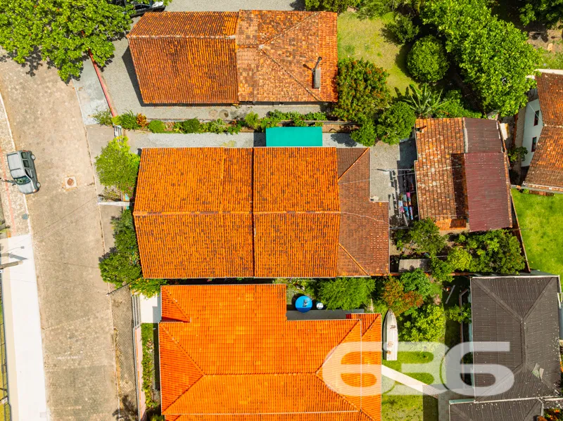 Casa à venda no Centro de Balneário Barra do Sul/S