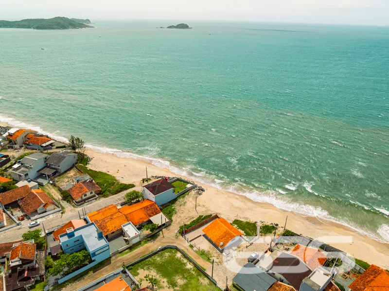 Casa à venda no Centro de Balneário Barra do Sul/S