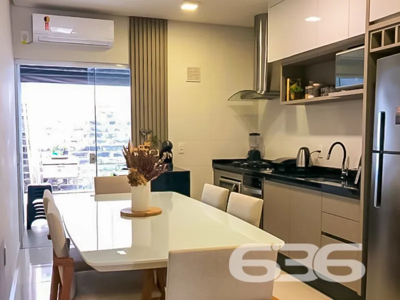 Sobrado Geminado com 2 Dormitórios no Santa Catari