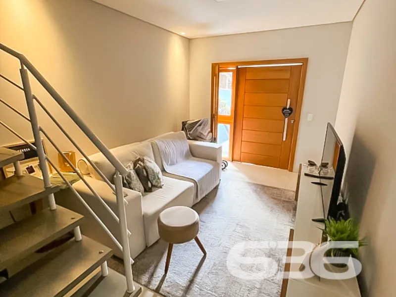 Sobrado Geminado com 2 Dormitórios no Santa Catari