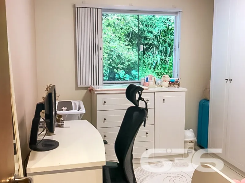 Sobrado Geminado com 2 Dormitórios no Santa Catari