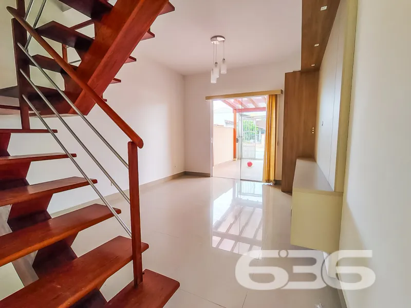 Sobrado Ă venda no bairro Espinheiros, Joinville/S