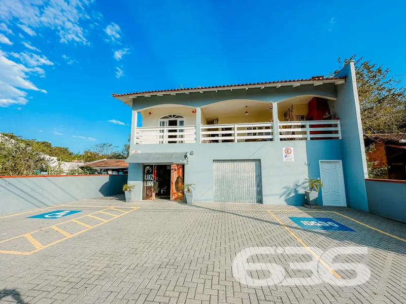 Sobrado Ă Venda no Bairro Nova BrasĂlia â Joinvill