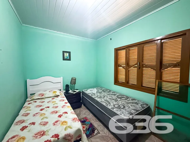 CASA À VENDA NO CENTRO DE BALNEÁRIO BARRA DO SUL |