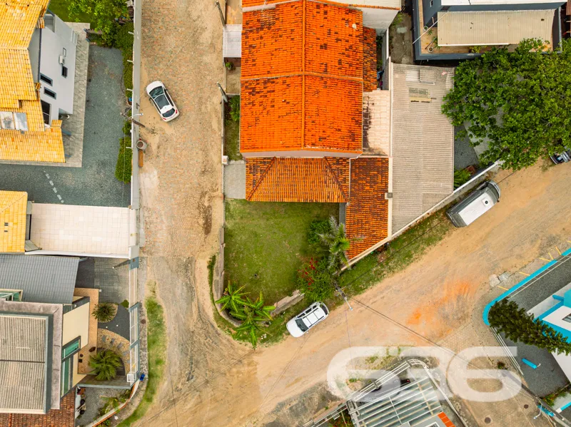 Sobrado à venda no Centro de Balneário Barra do Su