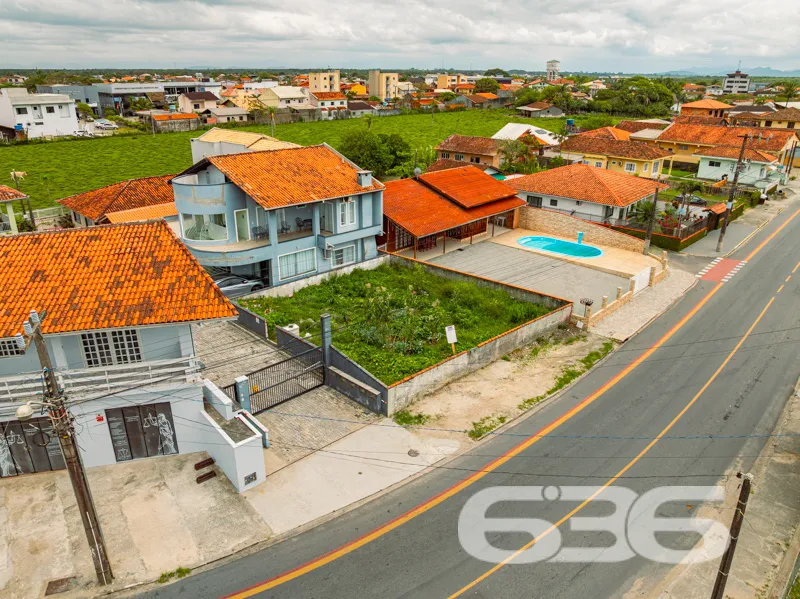 Terreno à venda no Centro de Balneário Barra do Su