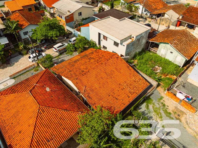Casa à venda no Centro de Balneário Barra do Sul c