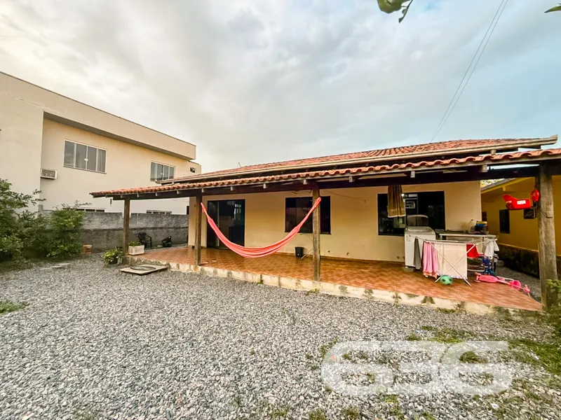 Casa à venda no Centro de Balneário Barra do Sul c