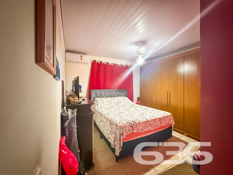 Casa à venda no Centro de Balneário Barra do Sul c