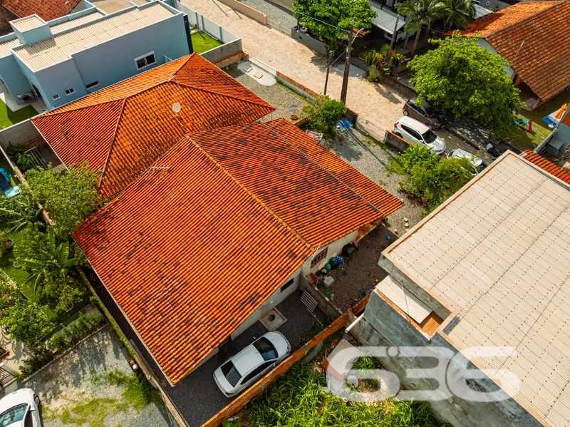 Casa à venda no Centro de Balneário Barra do Sul c