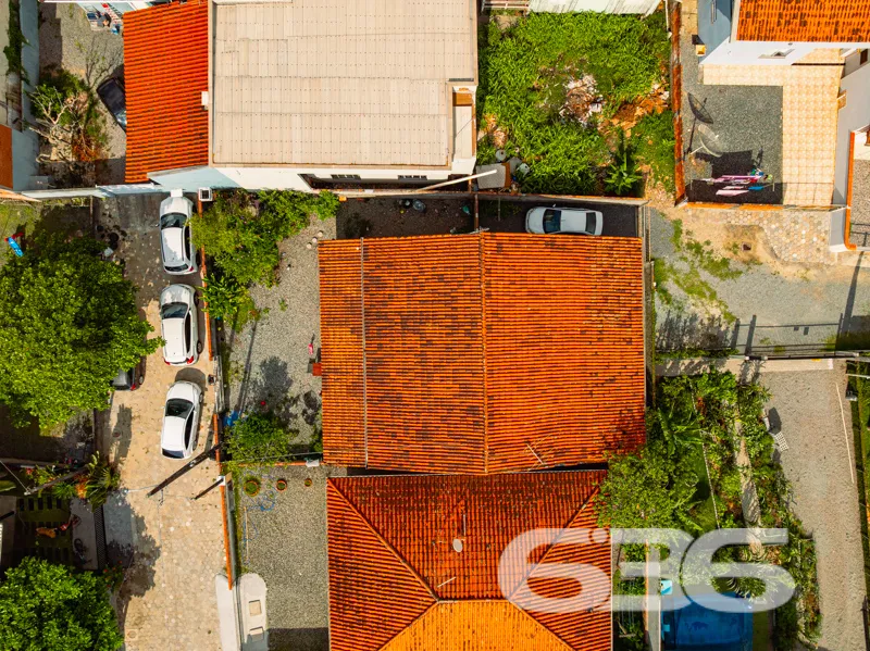 Casa à venda no Centro de Balneário Barra do Sul c