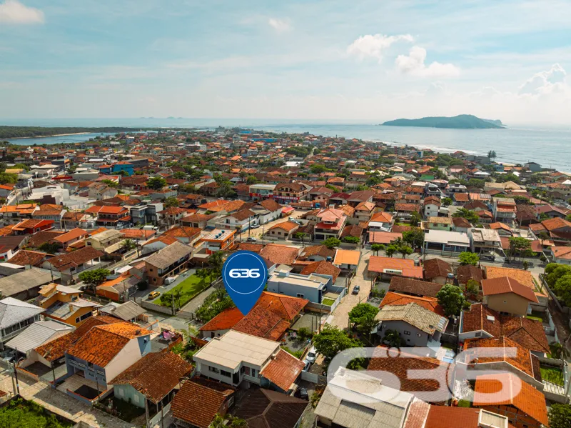 Casa à venda no Centro de Balneário Barra do Sul c