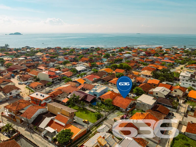 Casa à venda no Centro de Balneário Barra do Sul c
