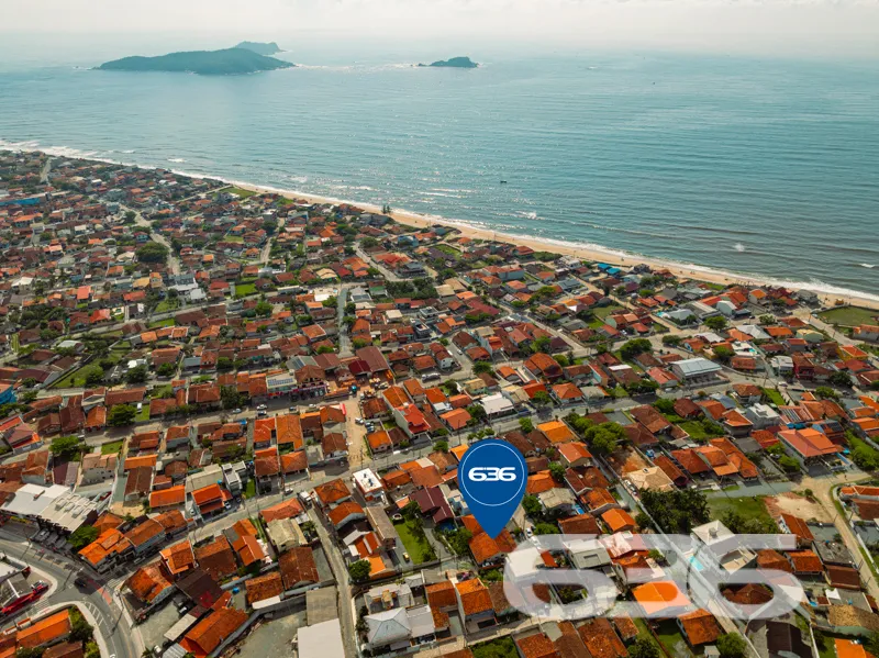 Casa à venda no Centro de Balneário Barra do Sul c