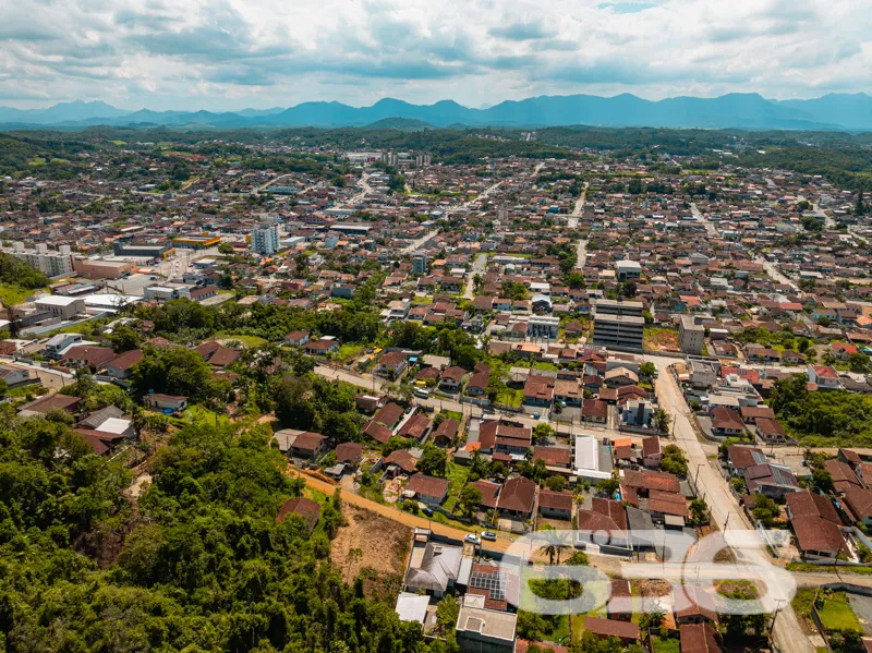 Terreno à venda no Boehmerwald, Joinville – plano,