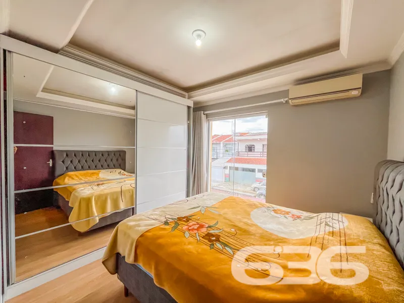 Residência tipo sobrado à venda no Espinheiros, Jo