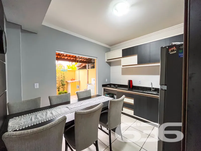 Residência tipo sobrado à venda no Espinheiros, Jo