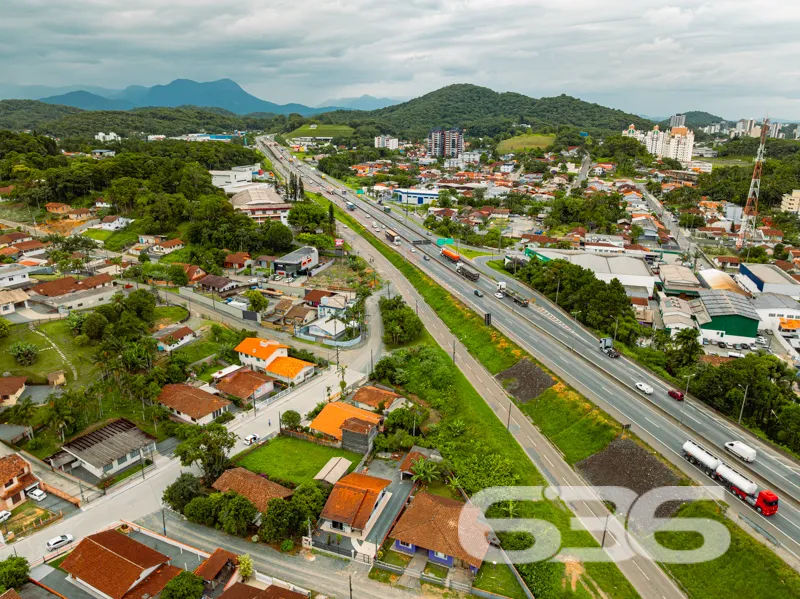 Terreno à venda no bairro São Marcos, Joinville, e