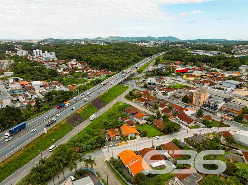 Terreno à venda no bairro São Marcos, Joinville, e