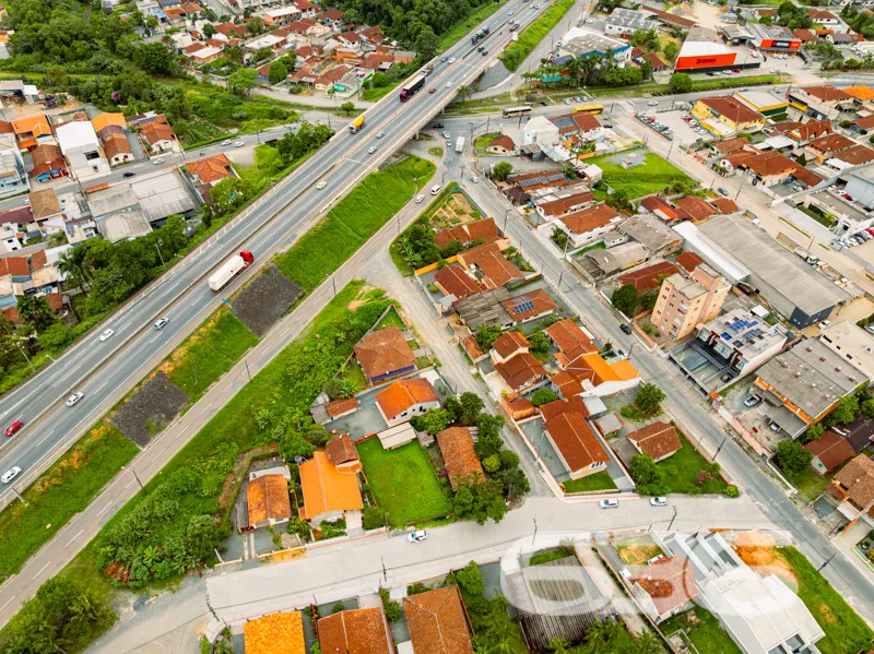 Terreno à venda no bairro São Marcos, Joinville, e
