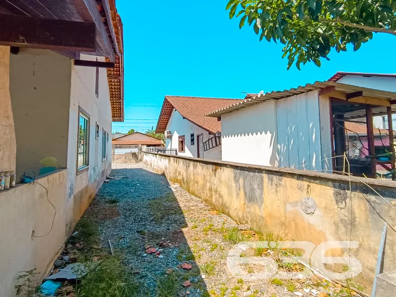 Casa Ă venda no bairro Santa Catarina em Joinville