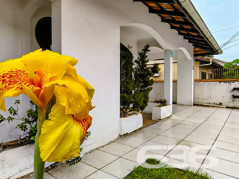 Residência à venda no bairro Guanabara, Joinville!